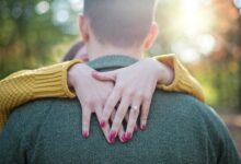 Как разговоры о погоде убивают ваши отношения: что обсуждать, чтобы не стать чужими