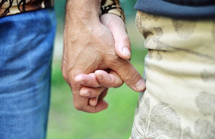 Как прекратить ссору за 60 секунд: гениальная техника от семейного психолога с 30-летним стажем