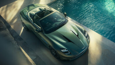 Aston Martin рассекретил Vanquish Volante с открытым верхом и битурбомотором V12