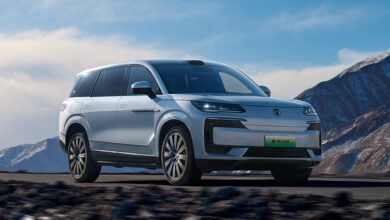 Denza N9 от BYD выходит на рынок: базовый кроссовер всё-таки дешевле Li L9